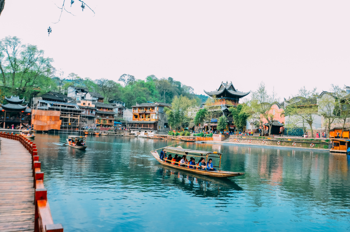 湘韵红绿两相宜,湖南红色之旅与绿色仙境之旅